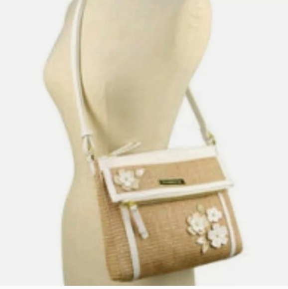 Liz Claiborne Crossbody Idol Khaki Colored Straw Floral Small Purse $50 NWT - Picture 2 of 5
